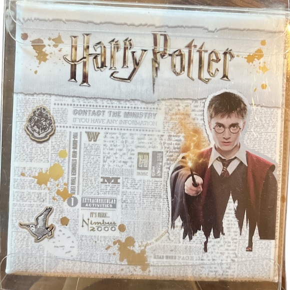 Harry Potter Golden Snitch Necklace - Picture 3 of 5